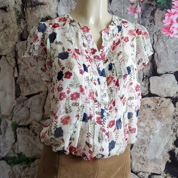 Skies Are Blue Tops - Skies Are Blue Navy Blue Floral V Neck Top size S